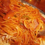 カフェ ジートレス - 鉄板イタリアンスパゲティ：ジャンボ⑦ハムも美味しい！