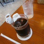 カフェ ジートレス - 朝のアイスコーヒー