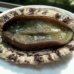 栄寿司 - 水槽から取り出した鮑