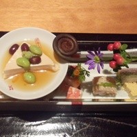 日本料理 京都 華暦 - 前菜は２段の器