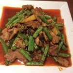 BANGKOK タイ料理 - ムーパッドブリックゲーン（豚肉とインゲンのレッドカレー炒め）