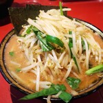 ラーメン 厚木家 - 「ニラもやしトッピング」
