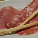 Italian Kitchen VANSAN - お通し(生ハムとサラミのマリアージュ)