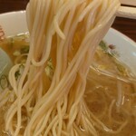 中華そば 蘭らん - スープがしっかり絡みます