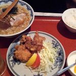 雁川 - ラーメン＋鶏の唐揚げセット