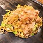 Okonomiyaki Naoya - きのこの醤油バター焼きそば