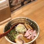 焼きあご塩らー麺 たかはし - 