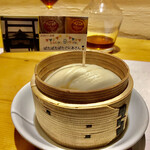 一碗水 - 燻煨肉の饅頭 ・・・なんやこれw