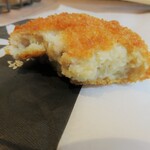 コロッケの中身。純白。