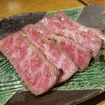 旬魚旬菜まるとび - 仙台牛のたたき✨極上の脂が乗ってます‼️