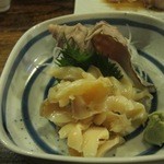 ばんや - つぶ貝のお刺身。コリコリします。