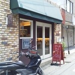 ラボラトワール ハカタ ピュヰ・ダムール - 中西商店街から路地（おもしろ21通り）入って100mくらい