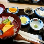 島の味処 こまつ - 鶴亀丼
