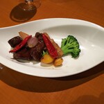 Ginza Asuta - コース「珊瑚」牛肉と季節の味覚の辛味炒め、ペッパーの香り