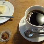 ELEPHANT FACTORY COFFEE - ＥＦブレンドとチーズケーキ