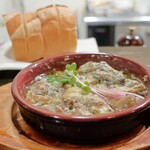 トリワイン ＰＩＫＯＳＨＨＨＵ - 牡蠣のアヒージョ