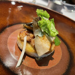 Restaurant Le Proust Miura - 黒鮑とフォアグラ　里芋のプレッセ　赤ワインと鮑肝　パセリとグリーンペッパーで爽やかに