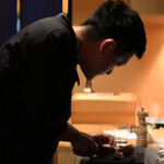 焼き鳥 とりら - たたきを切る