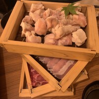 しゃぶしゃぶ・創作料理居酒屋 豚吟 栄店 - お肉お代わり