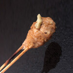 焼き鳥 とりら - 一口サイズでたっぷりの肉汁を逃しません！笑