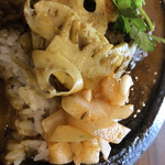 LAMP - 副菜接写！チキンカレースープが全てのカレーに愛がけされるのも濡れポイント。