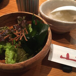 宇奈根 山中 - お通しのサラダと大根おろし