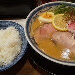 濃厚醤油麺 ミツジロウ - 伊勢海老濃厚味噌ラーメン ライス