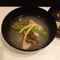 ぎんざ 一二岐 - 舞茸と紅葉鯛のお椀