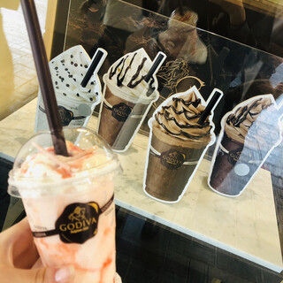 カヌレ まずい