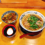 もんど - 蔵出し醤油麺（味玉無し）800円とミニ肉めしセット（390円）税込。