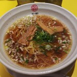 Matsukenchuuka Shokudou - 醤油拉麺