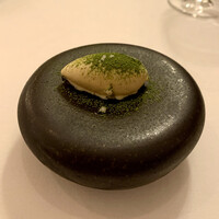 ラ・トゥーエル - ムニュ クール
食前のお楽しみ