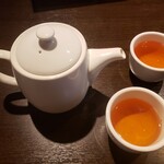 チャイニーズ ダイニング イケガメ - お茶はポットで