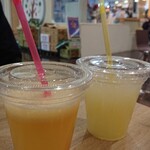 Mai Furu - 左側青りんごジュース、右側がライムジュース