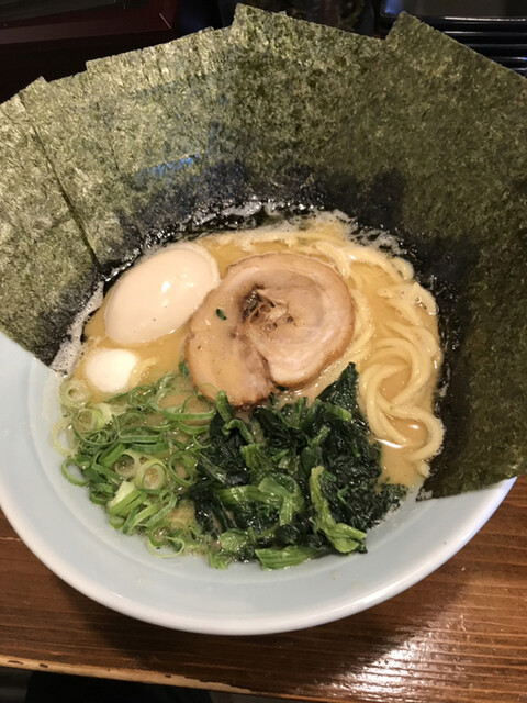 料理的照片: Yokohamaiekeiramentatsunoya[食べログ]（繁體中文）