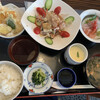 Ryoushiya Hide - ﾜﾀｼのレディース御膳。刺身に天ぷらに茶碗蒸しにサラダ。漬物とごはんとあおさ海苔の味噌汁です。食後にデザート付きます。