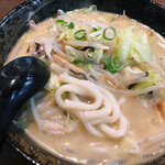 Maruken Udon - ちゃんぽんの麺は中太うどん麺
