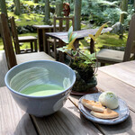 Koke Mushiro - 抹茶 400円＆苔まんじゅう +100円（景色と一緒に激写）