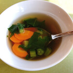 ベジタブルキッチン ウーマ - 野菜スープ
                                野菜のお出汁で優しい味‼︎