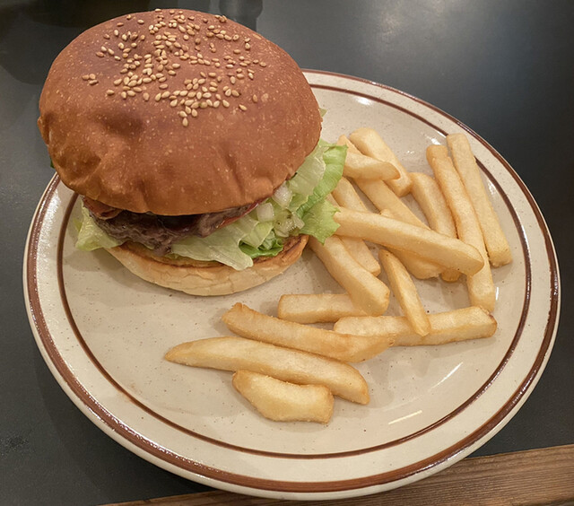 Hohokam Diner ホホカムダイナー 明治神宮前 ハンバーガー 食べログ