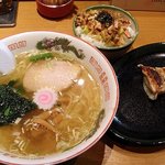 喜多方らーめん こだわり醤油 一新 - 塩らー麺+ピリ辛ネギチャーシュー丼セット