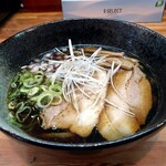 Nibo Shira-Men Ni Bo - 煮干し醤油ラーメン