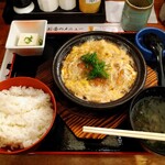 喰処飲処 蛍火 - 豚ロースカツの卵とじ定食８２０円