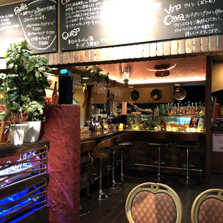 南欧風の店内でプチ海外旅行気分♪飲み会も盛り上がる！