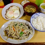 いしはら食堂 - 野菜炒め、ほか