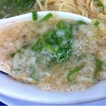 来来亭 - こってりラーメン（背脂多め）のアップ_2012年7月21日