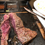 やっぱりステーキ - ちゃんとおいしいお肉なのはまちがいない