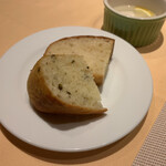 クチーナ オルセッティーナ - もっちもちの自家製のパン