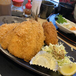 とっと めしや - 2020年11月。カニクリームコロッケは150円。