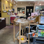 とっと めしや - 2020年11月。隣のお魚屋さん。